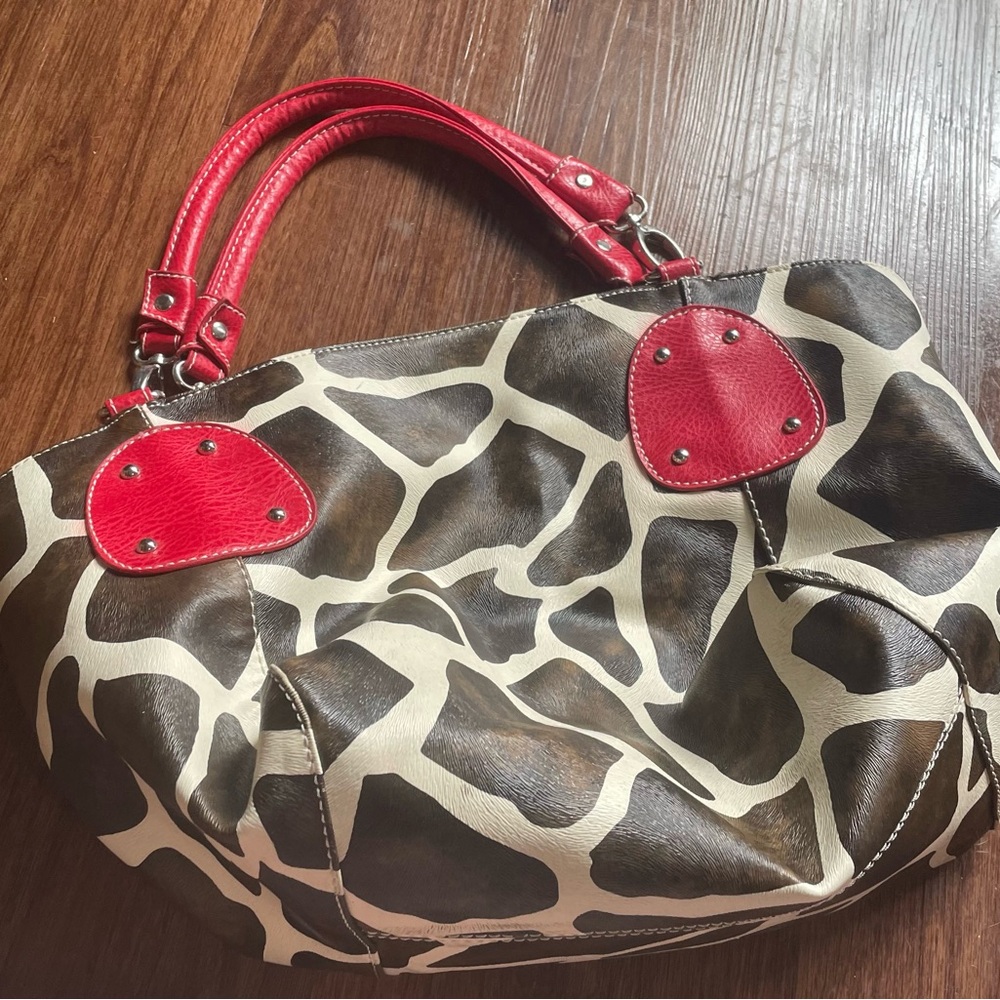 Stylish Giraffe Print Women's Bag with Red Accents